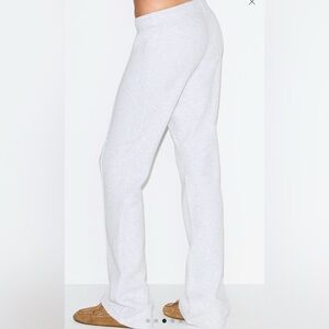 NWT SKIMS Cotton Fleece Low Rise Slim Straight Pant